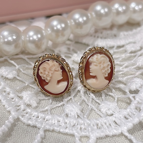 Vintage 14K Cameo Earrings - Picture 7 of 11